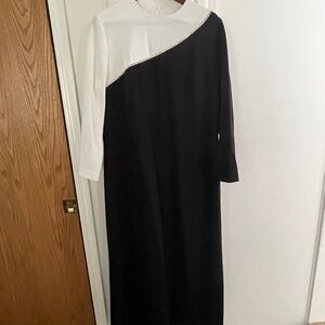 Vintage classic black/white floor-length evening gown